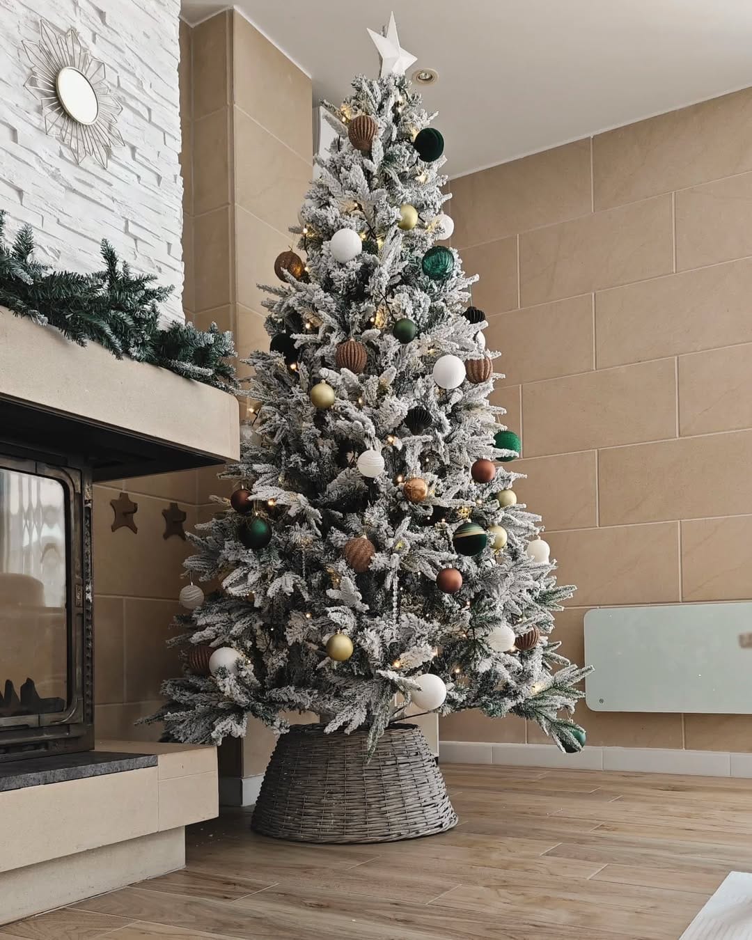 Post 3 by 𝐒𝐢𝐥𝐯𝐢𝐚 on Instagram (image)