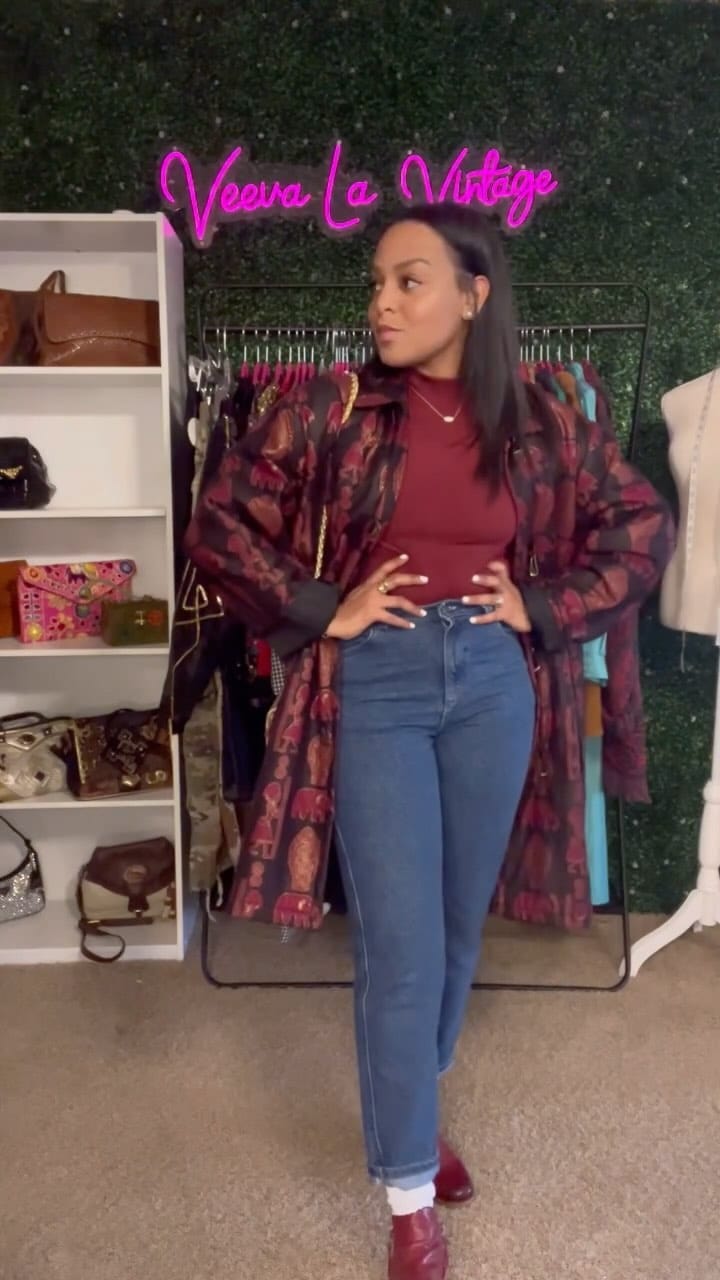 Post 8 by Veeva La Vintage on Instagram (video)
