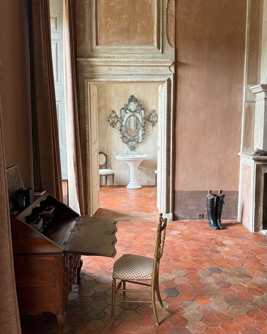 Post 2 by Château de Moissac-Bellevue on Instagram (image)
