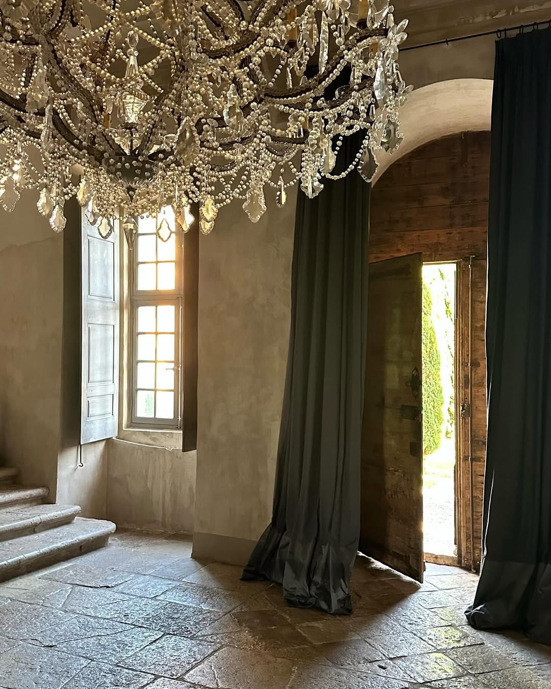 Post 10 by Château de Moissac-Bellevue on Instagram (image)