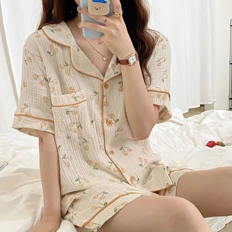Post 5 by Moon and Stars on Instagram (image)