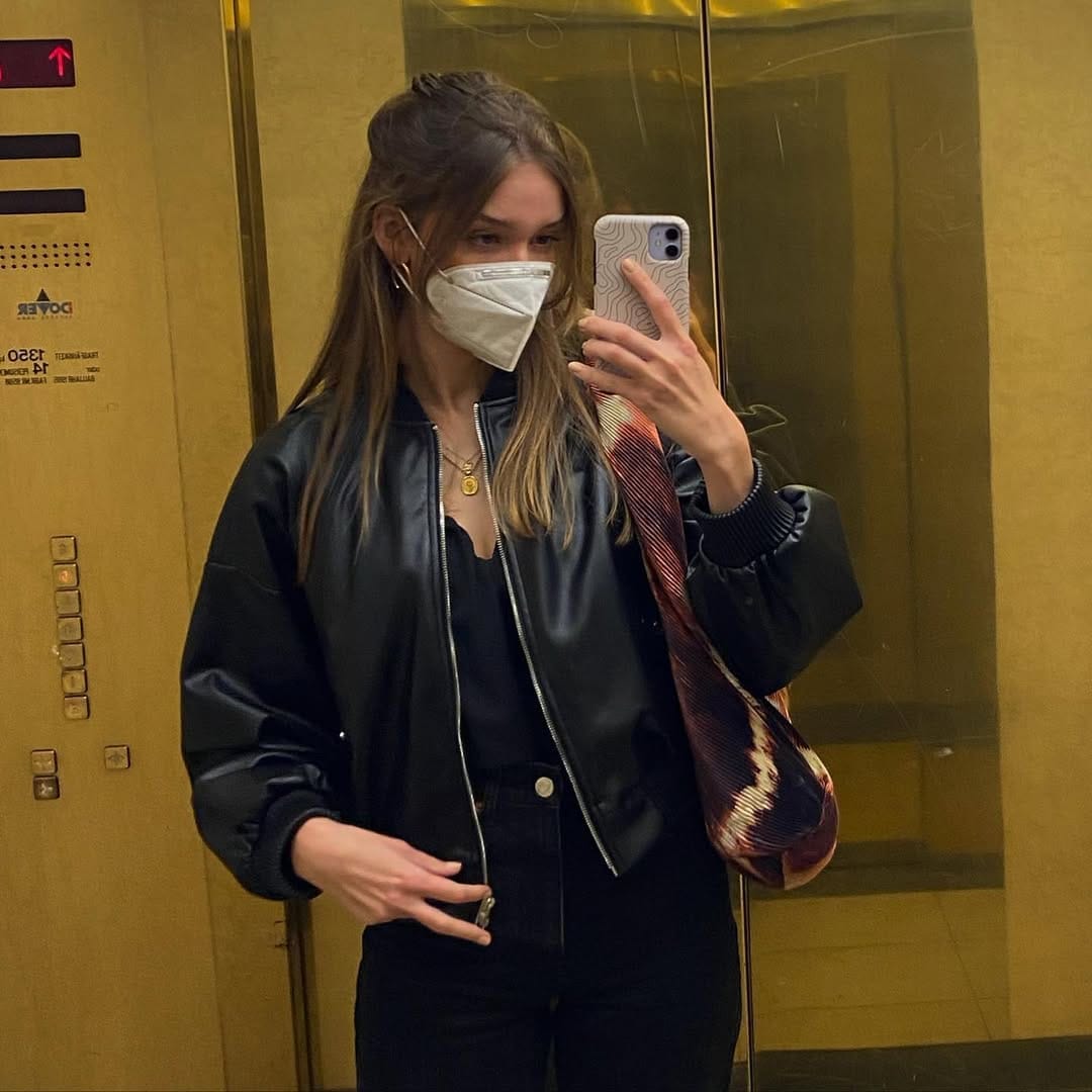 Post 3 by 𝐄𝐥𝐢𝐬𝐚 on Instagram (image)