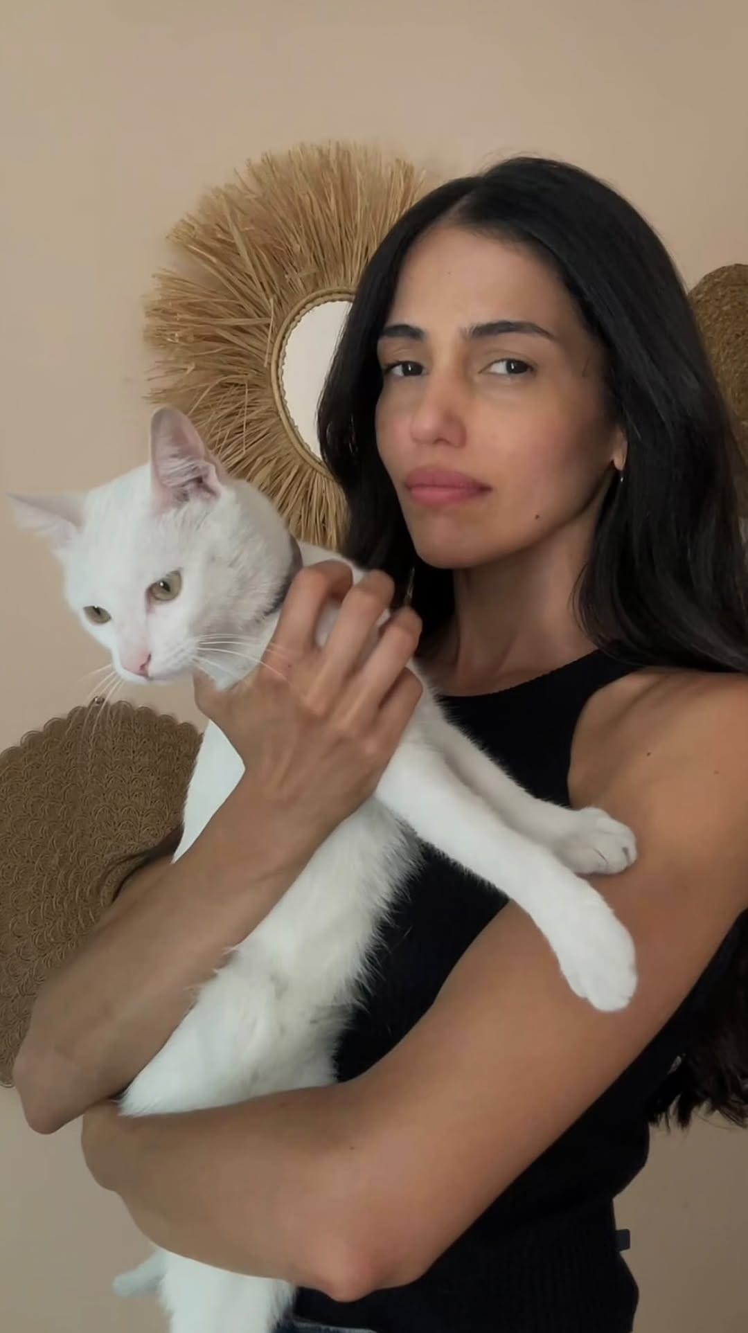 Post 2 by Ana Carolina on Instagram (video)