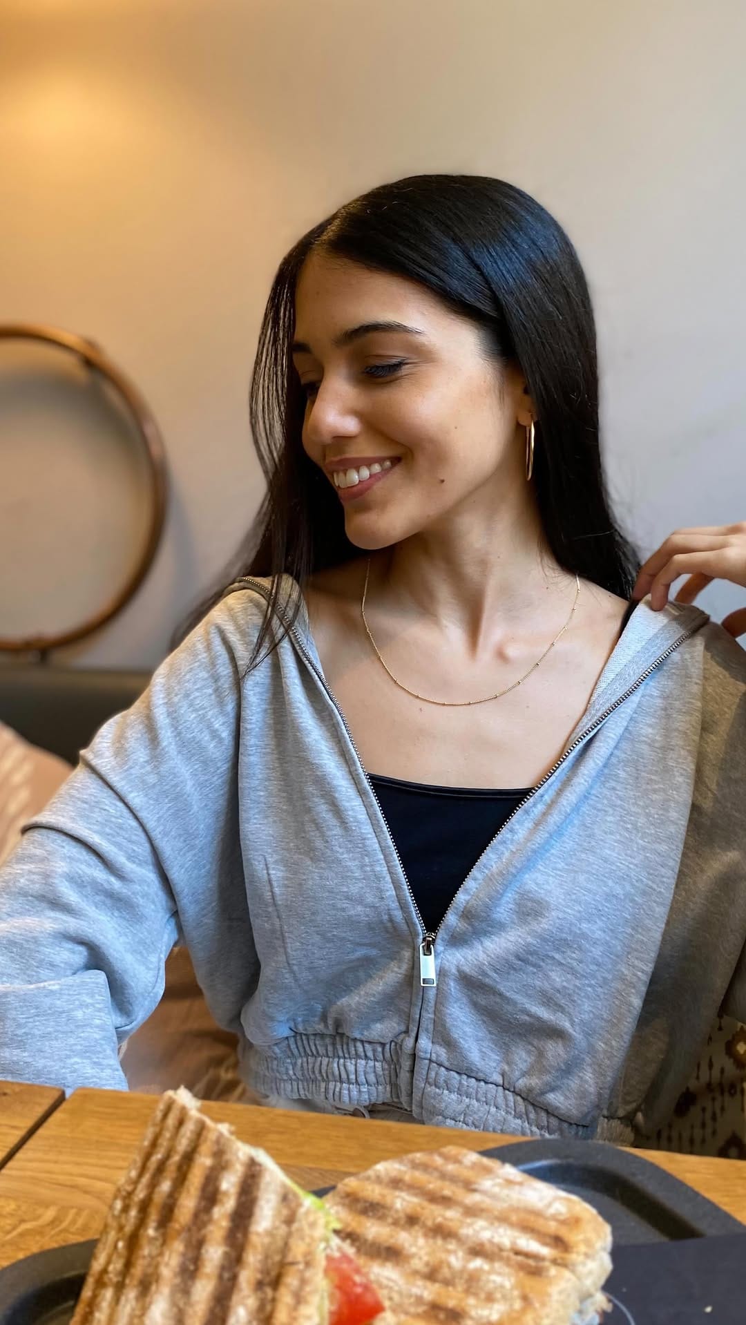 Post 8 by Ana Carolina on Instagram (video)