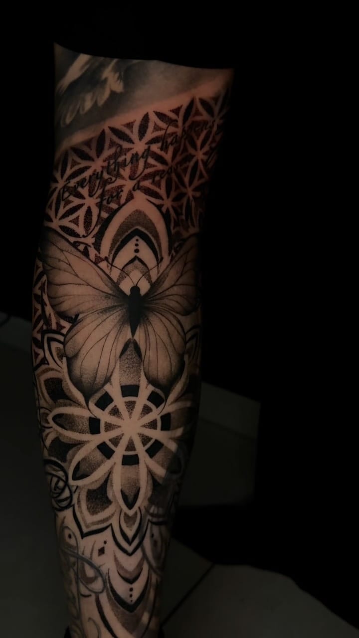 Post 9 by LAKIMII Berlin Tattoo on Instagram (video)