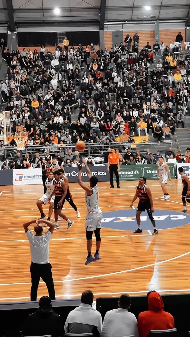 Post 9 by Isaac R Gonçalves on Instagram (video)