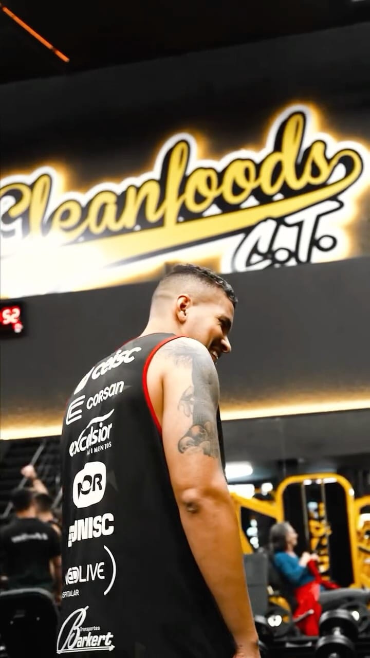 Post 2 by Isaac R Gonçalves on Instagram (video)