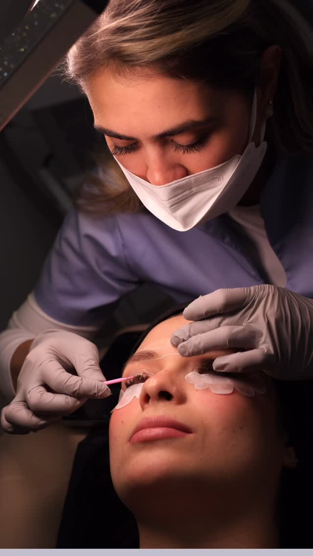 Post 3 by Yenifer Osorio /Brows/Lips/Nails on Instagram (video)