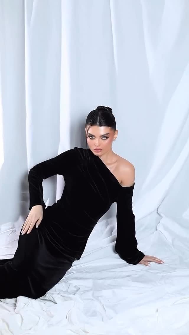 Post 4 by Eliza Beth on Instagram (video)