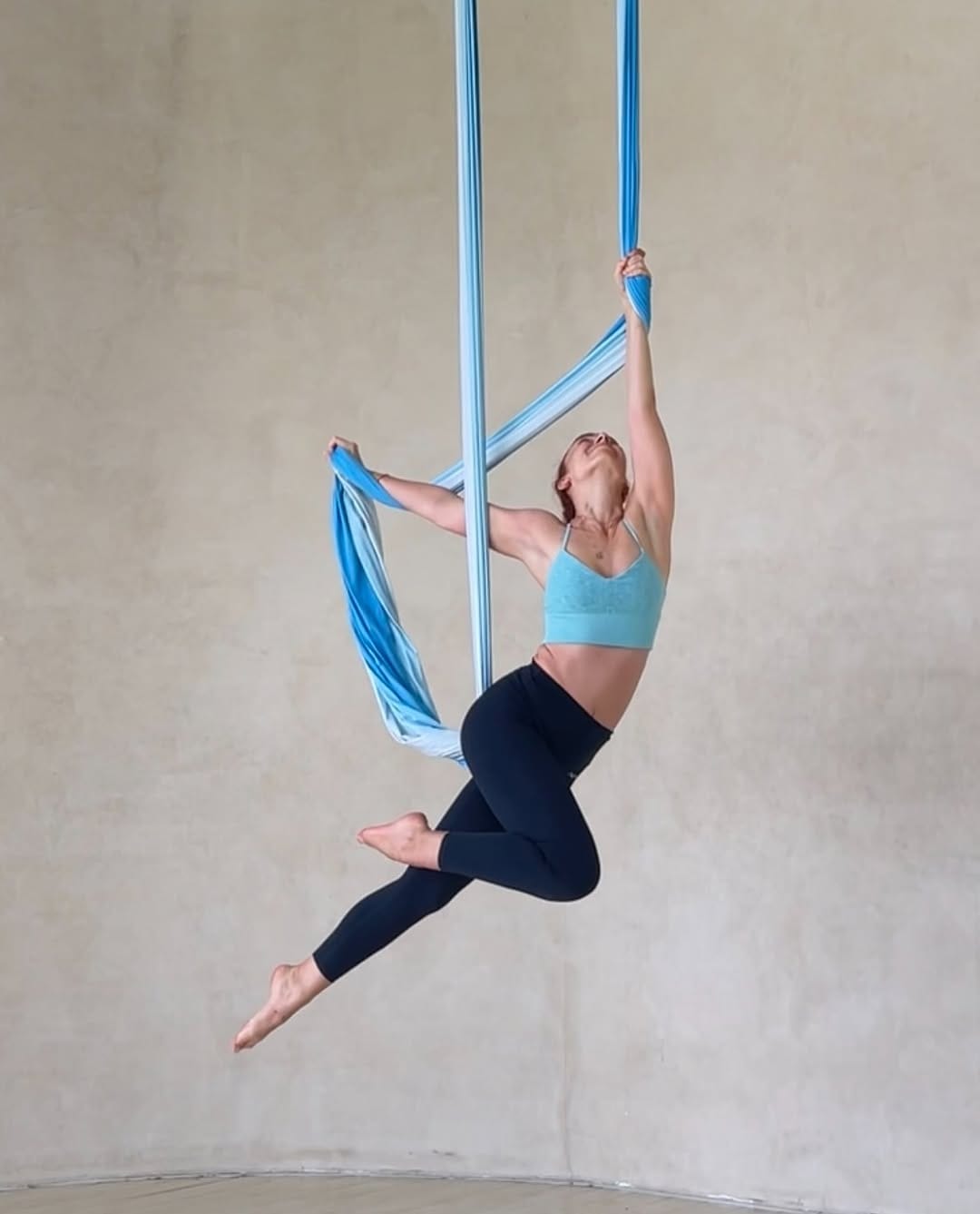 Post 6 by Michaela | Yoga flow with Shaolin strength on Instagram (carousel)