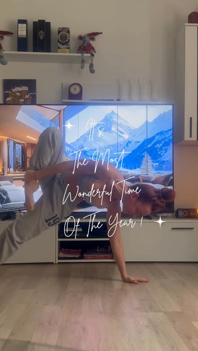 Post 2 by Michaela | Yoga flow with Shaolin strength on Instagram (video)