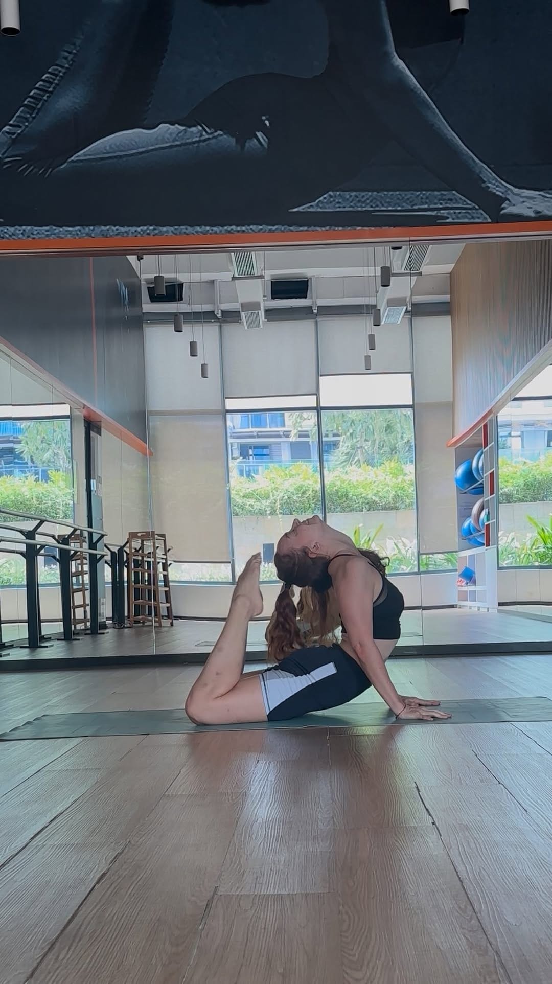 Post 7 by Michaela | Yoga flow with Shaolin strength on Instagram (video)