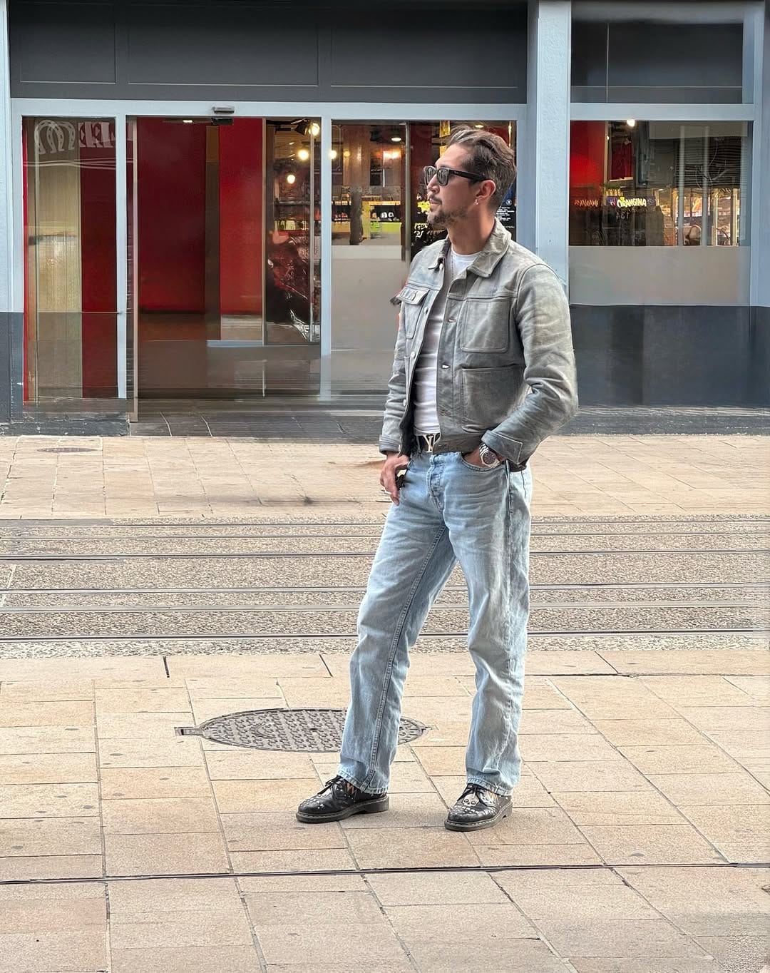 Post 1 by ⚜️MENSTYLE & TRAVEL🛩 on Instagram (carousel)