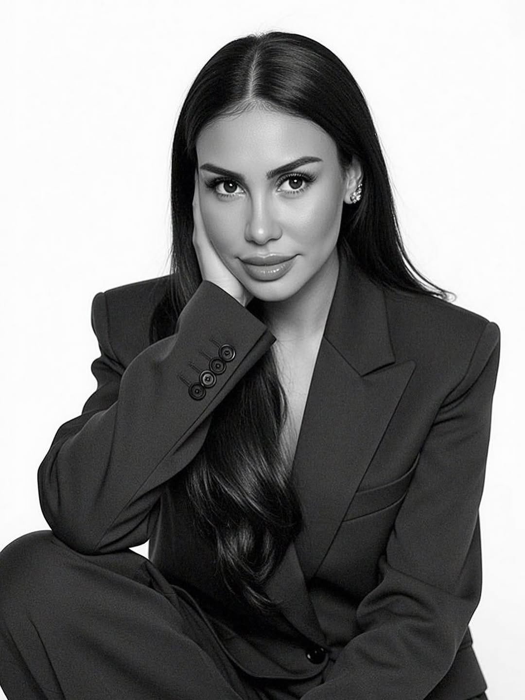 Post 3 by Esra Karadag  LashTrainer & BeautyStylist on Instagram (image)