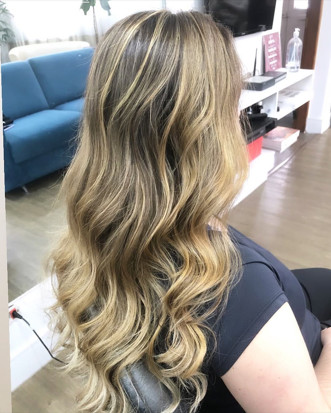Post 10 by Lessence Coiffeur on Instagram (image)