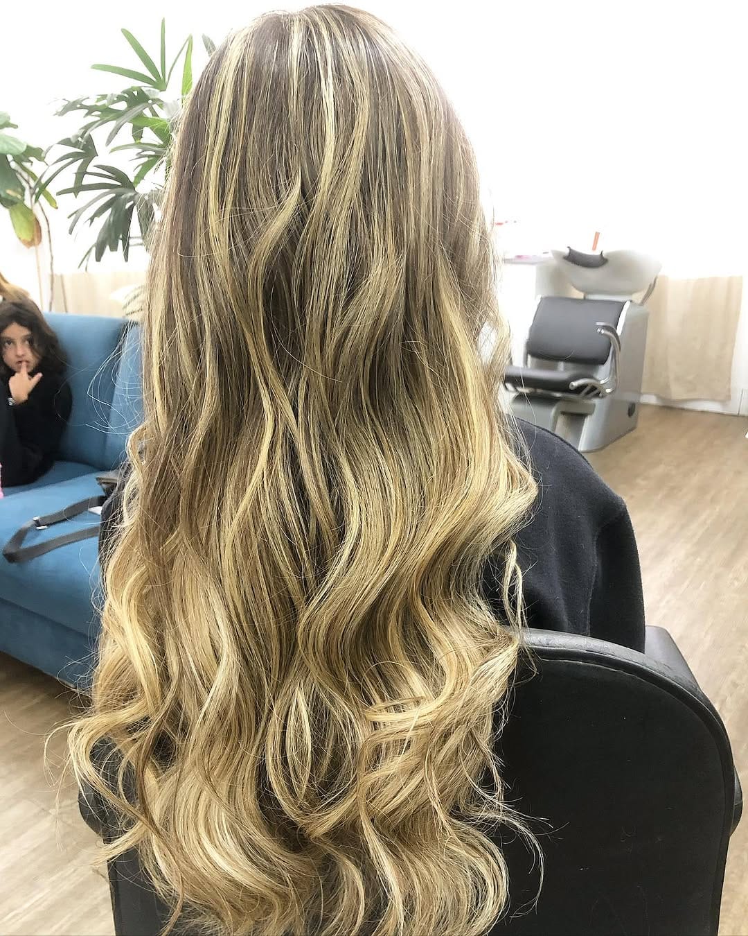 Post 3 by Lessence Coiffeur on Instagram (image)