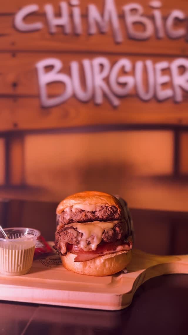 Post 6 by Chimbica Burguer on Instagram (video)