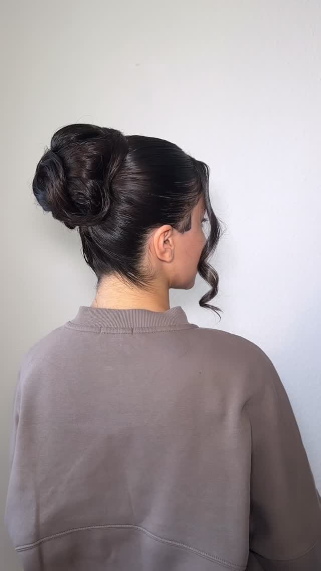 Post 3 by Professional Hairstylist | Böblingen on Instagram (video)