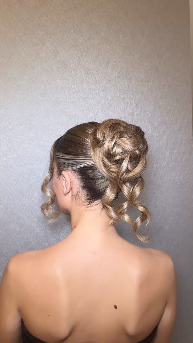 Post 2 by Professional Hairstylist | Böblingen on Instagram (video)