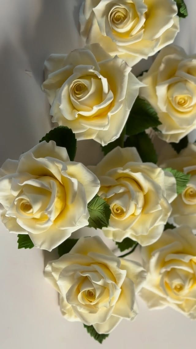 Post 9 by Bella Sugar Flowers on Instagram (video)