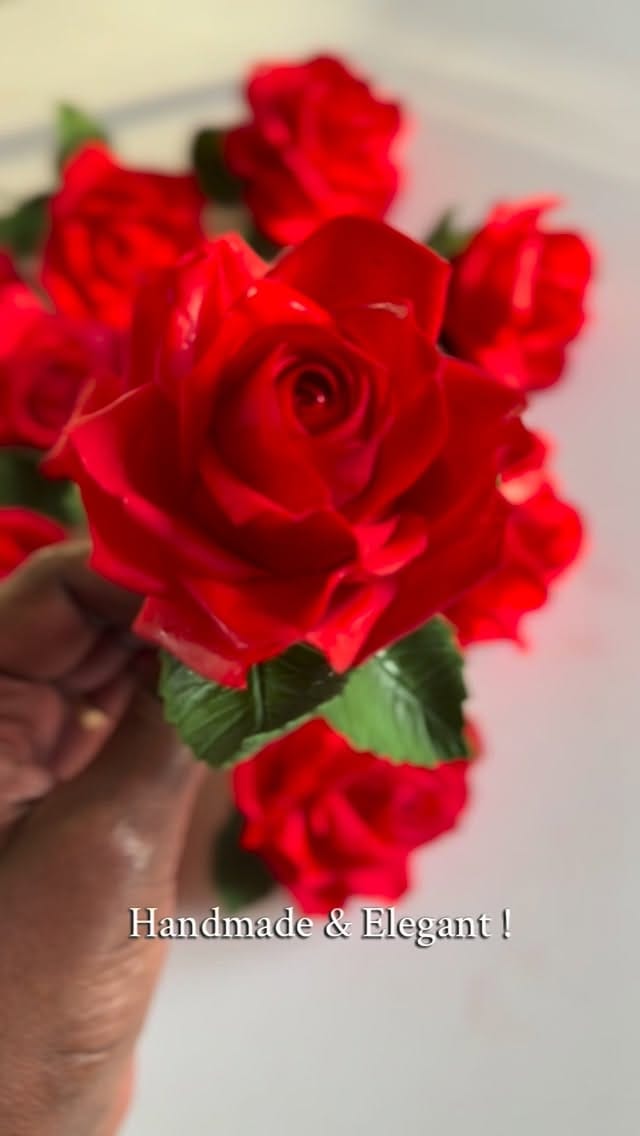 Post 10 by Bella Sugar Flowers on Instagram (video)