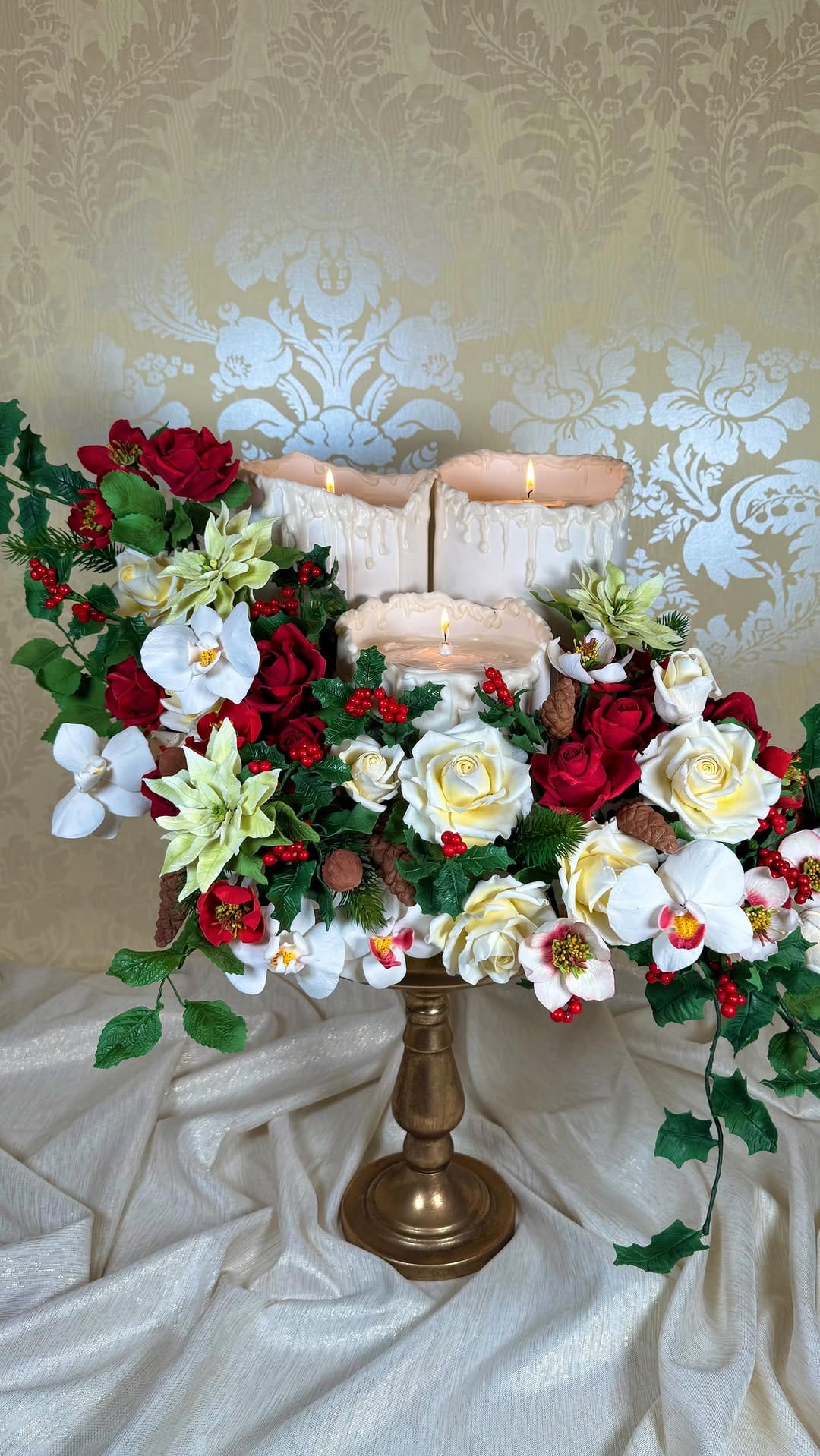 Post 4 by Bella Sugar Flowers on Instagram (video)