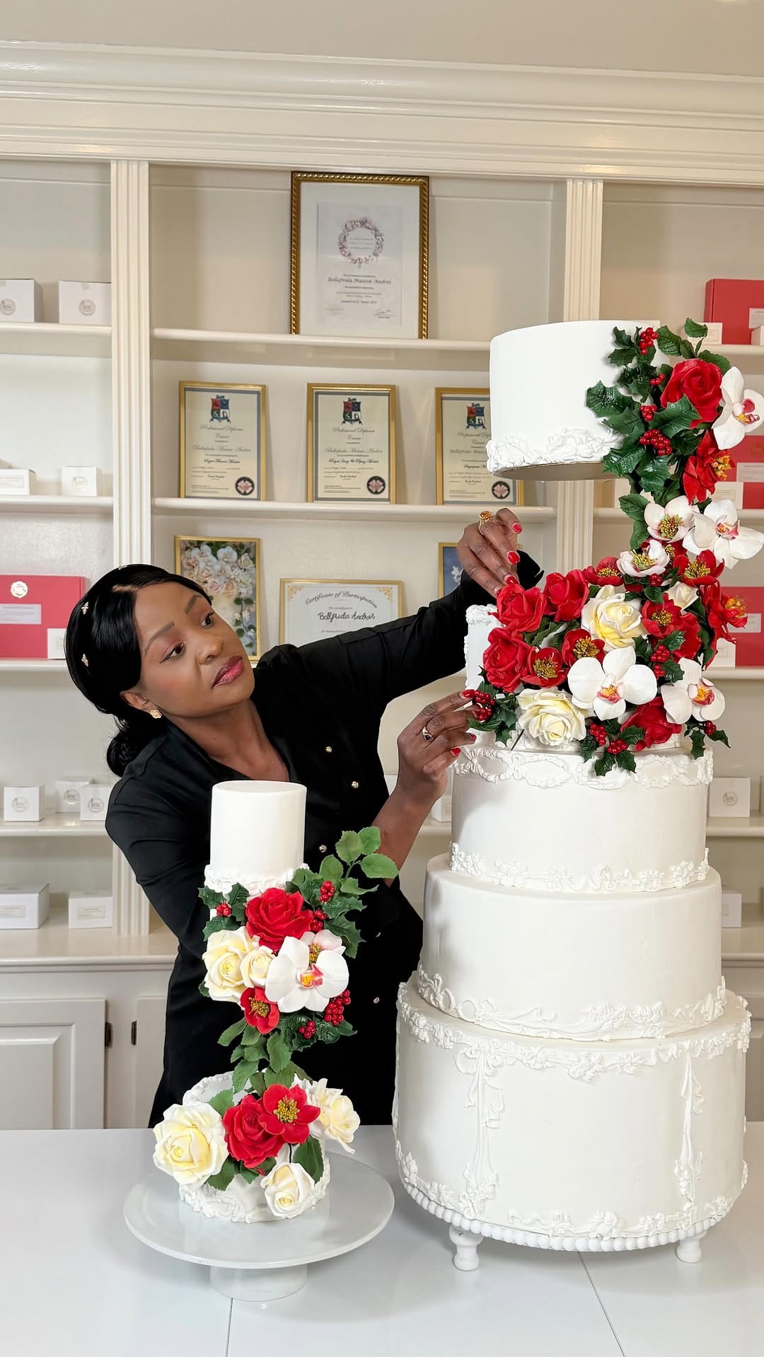 Post 6 by Bella Sugar Flowers on Instagram (video)