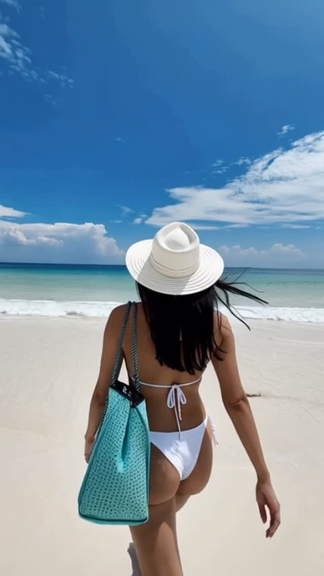 Post 1 by SUN FOLIE on Instagram (video)