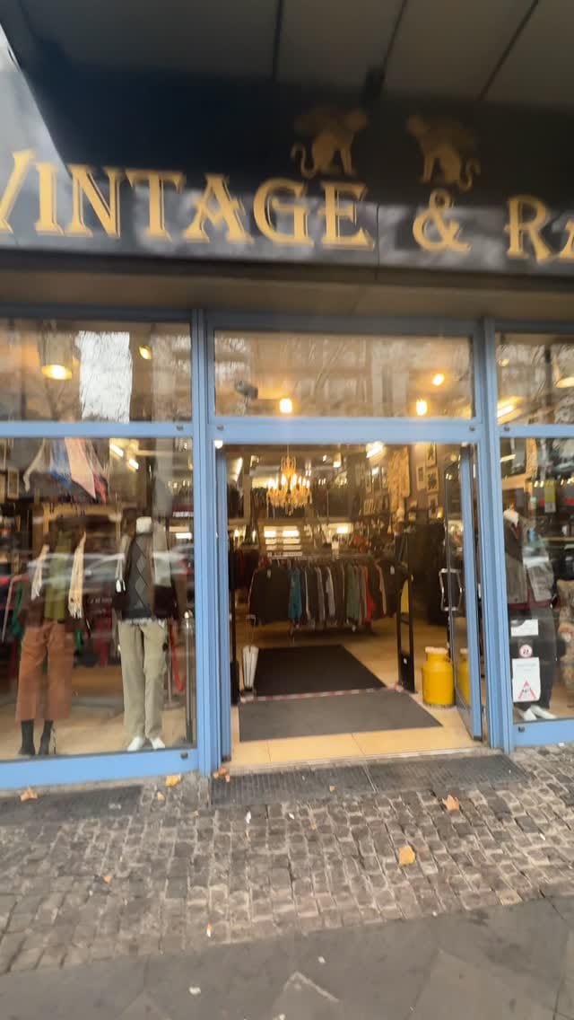 Post 1 by Vintage & Rags on Instagram (video)