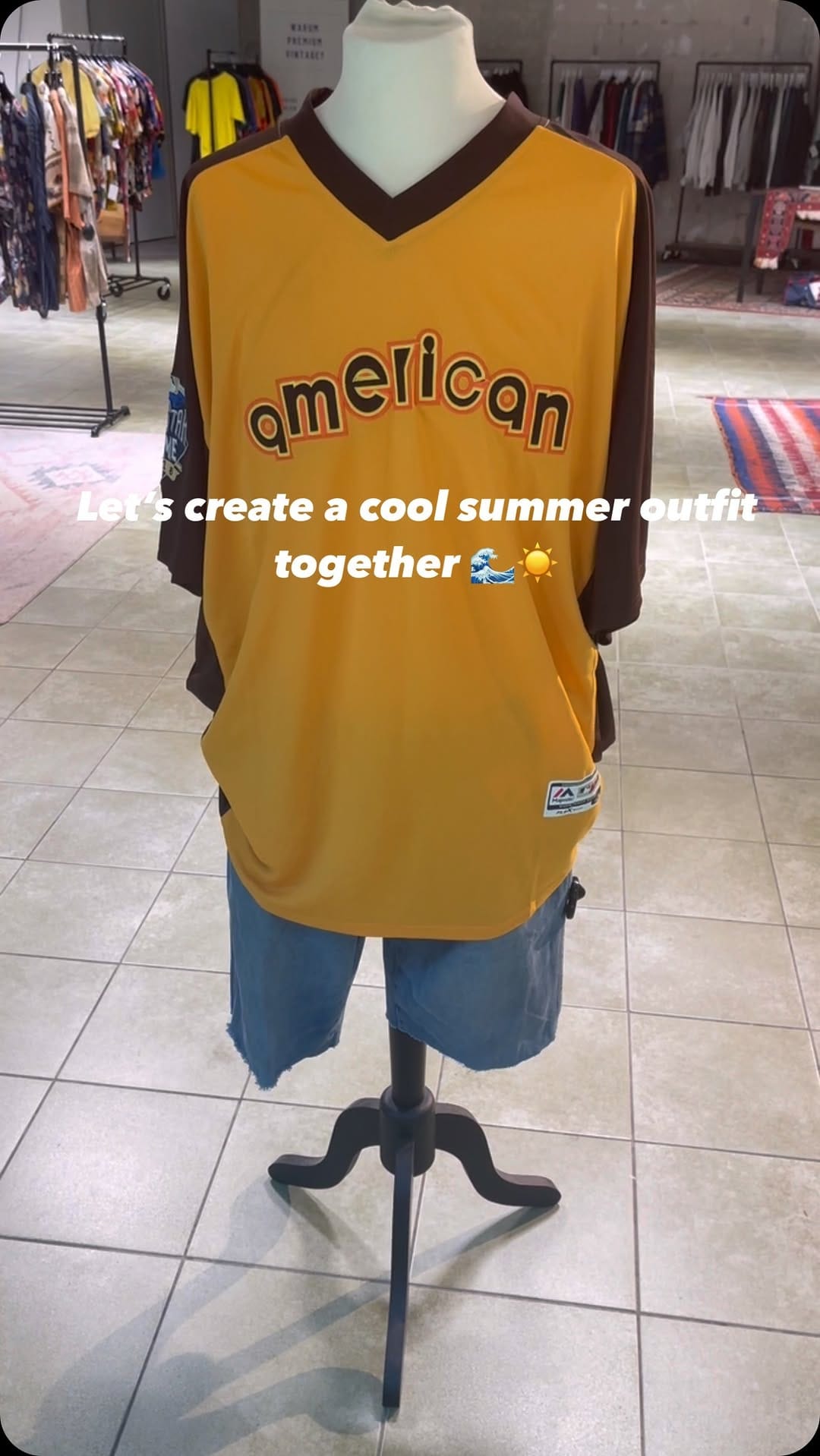 Post 10 by Vintage & Rags on Instagram (video)
