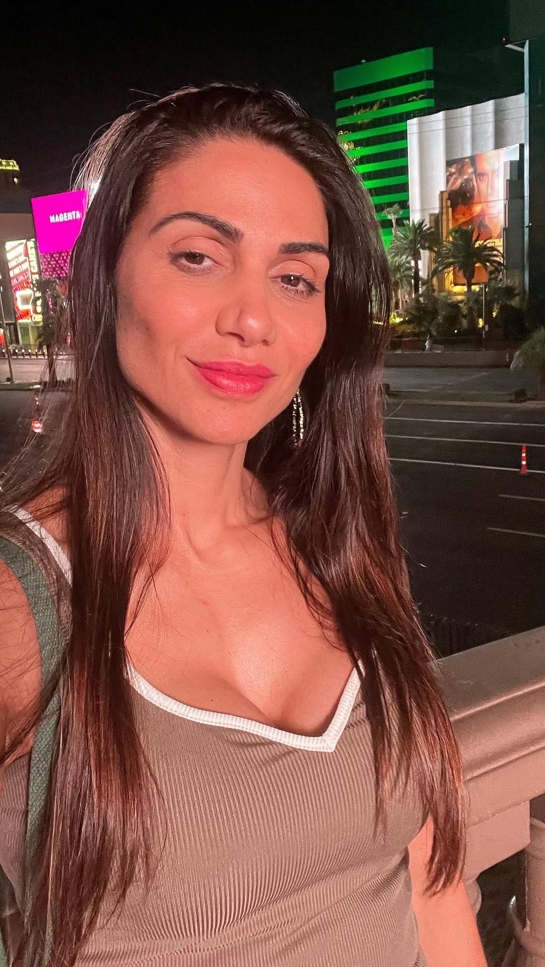 Post 8 by Fabiana Mello on Instagram (video)