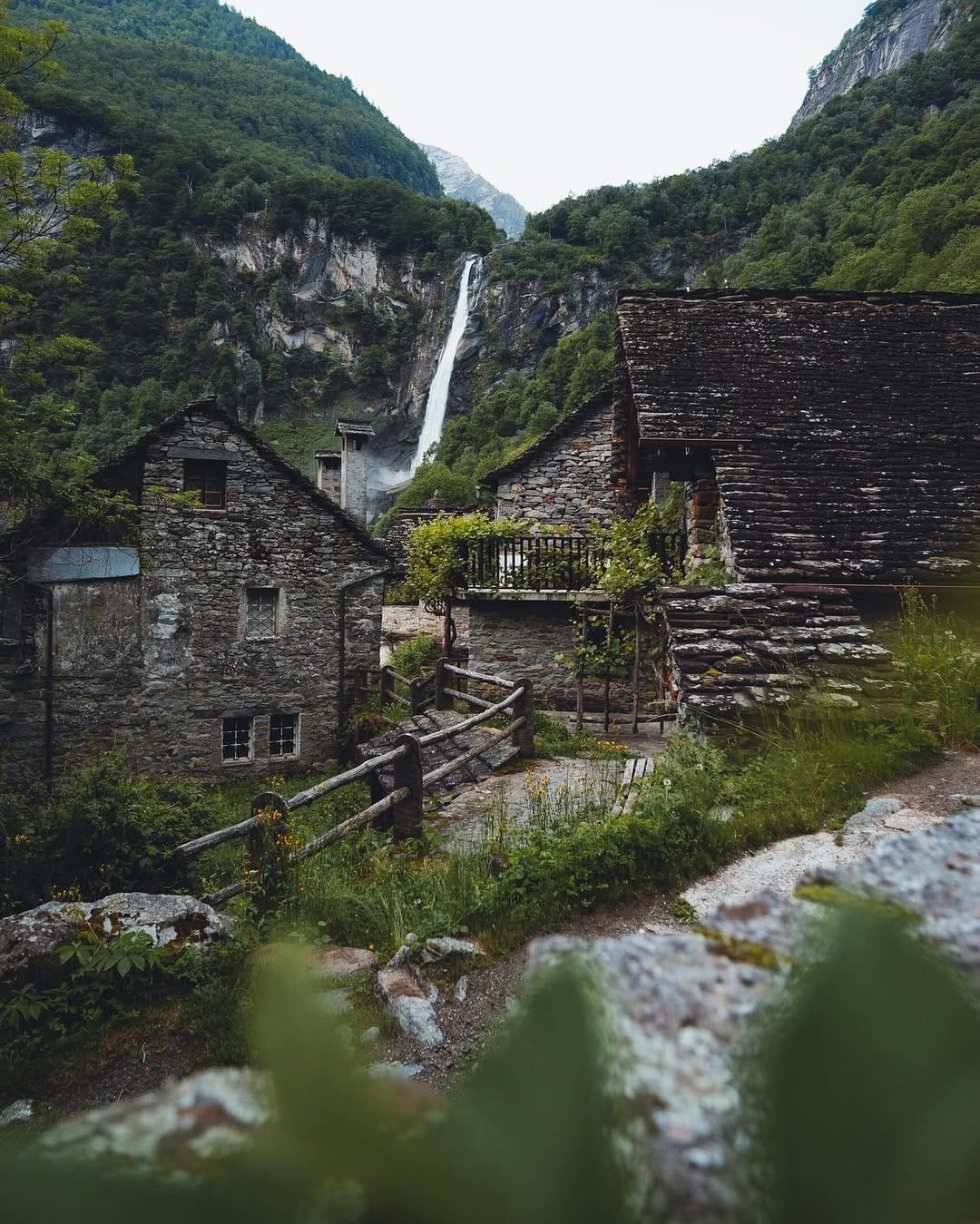Post 10 by Pablo on Instagram (image)
