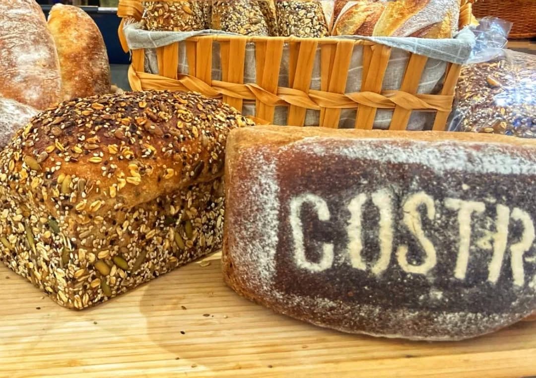 Post 4 by Panadería Costra on Instagram (image)