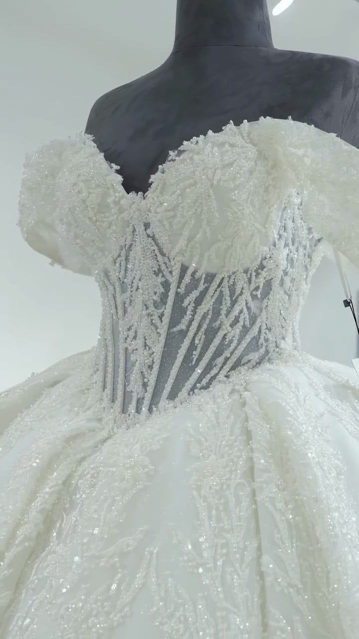 Post 2 by Asense Couture | Brautmode Berlin on Instagram (video)