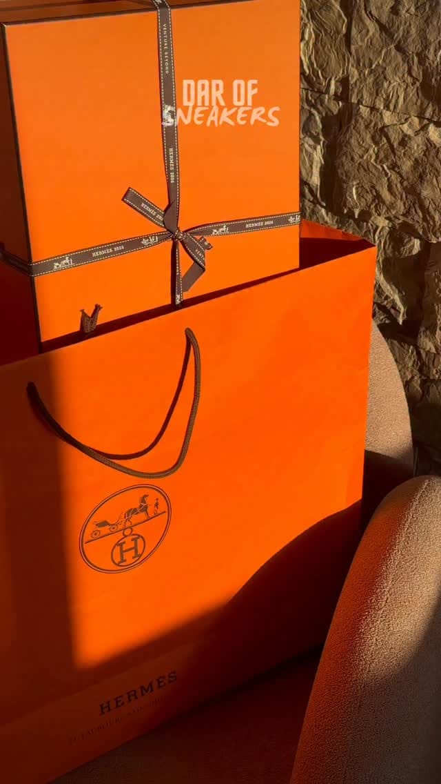 Post 1 by Dar Of Sneakers on Instagram (video)