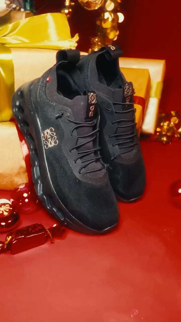 Post 10 by Dar Of Sneakers on Instagram (video)