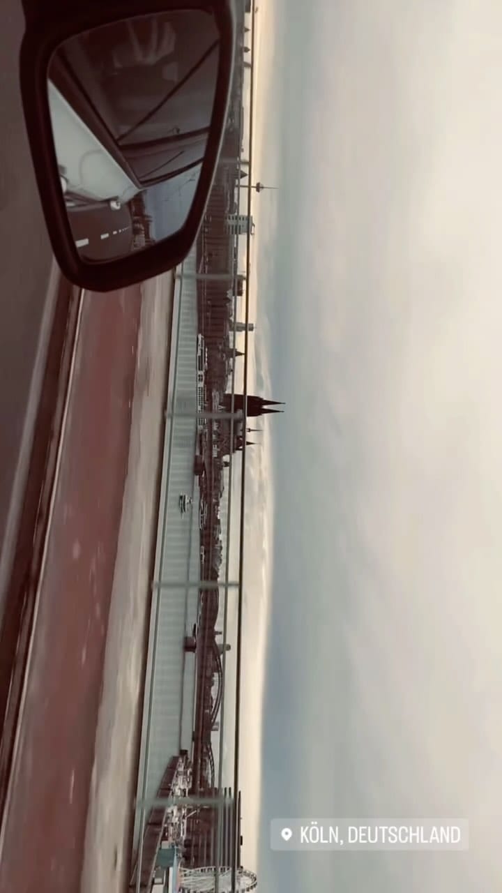 Post 9 by Michéle Bck on Instagram (video)