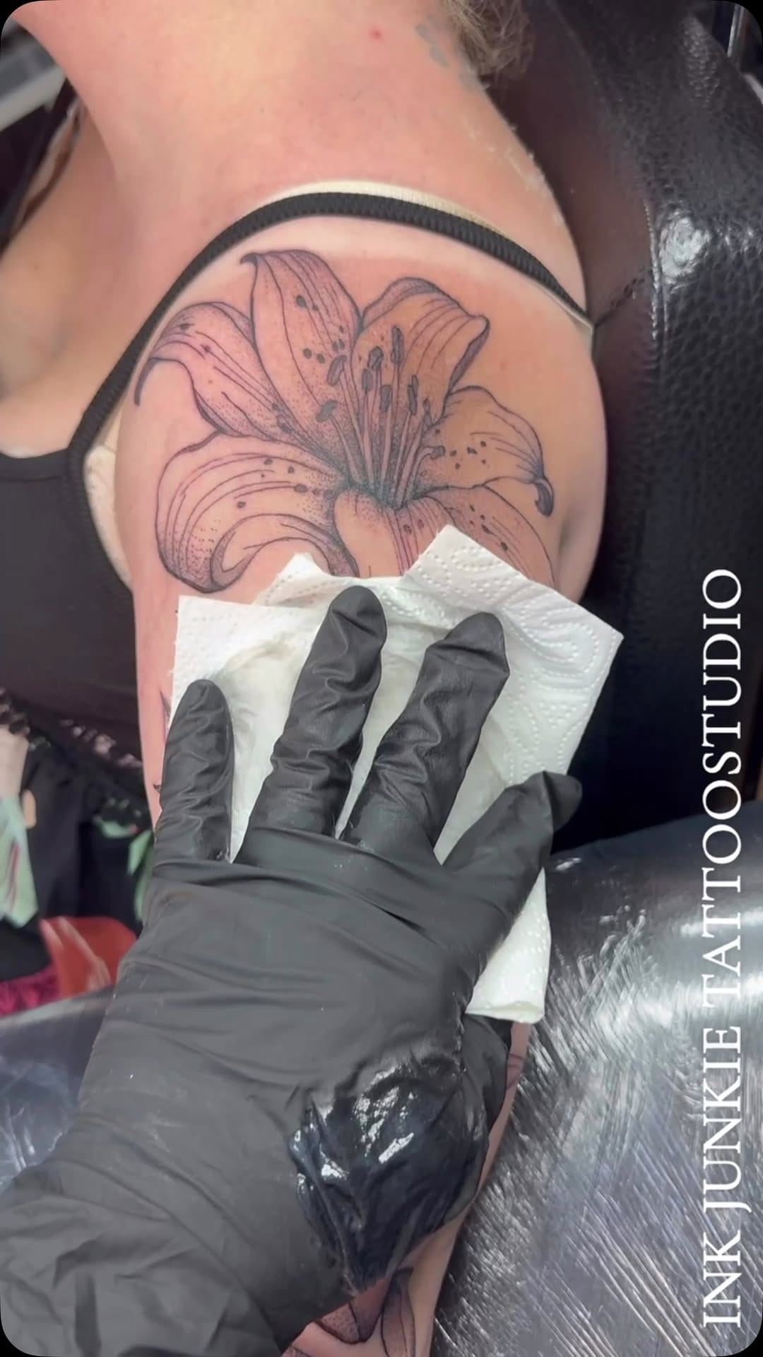 Post 8 by INK JUNKIE TATTOOSTUDIO on Instagram (video)