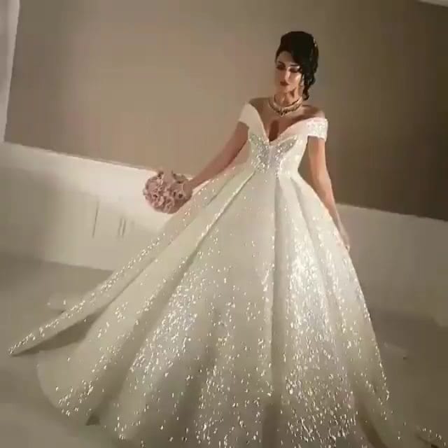 Post 9 by Luxuriousprincesses on Instagram (video)