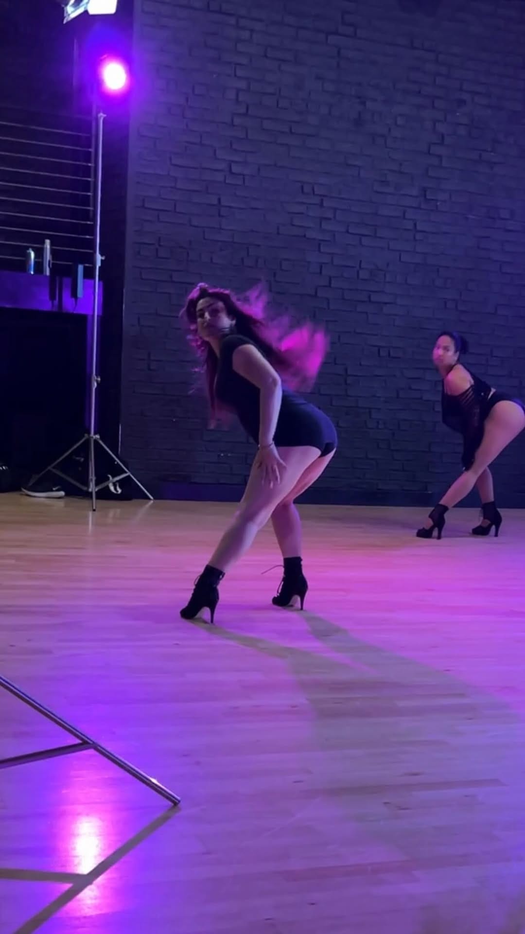 Post 9 by MOTHER • DANCER • BREMEN NEXT on Instagram (video)