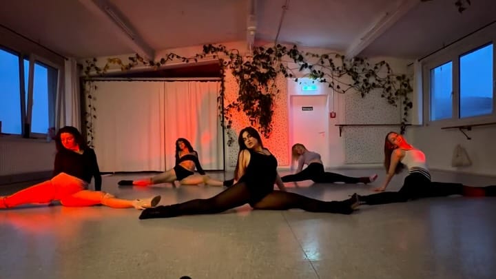 Post 4 by MOTHER • DANCER • BREMEN NEXT on Instagram (carousel)