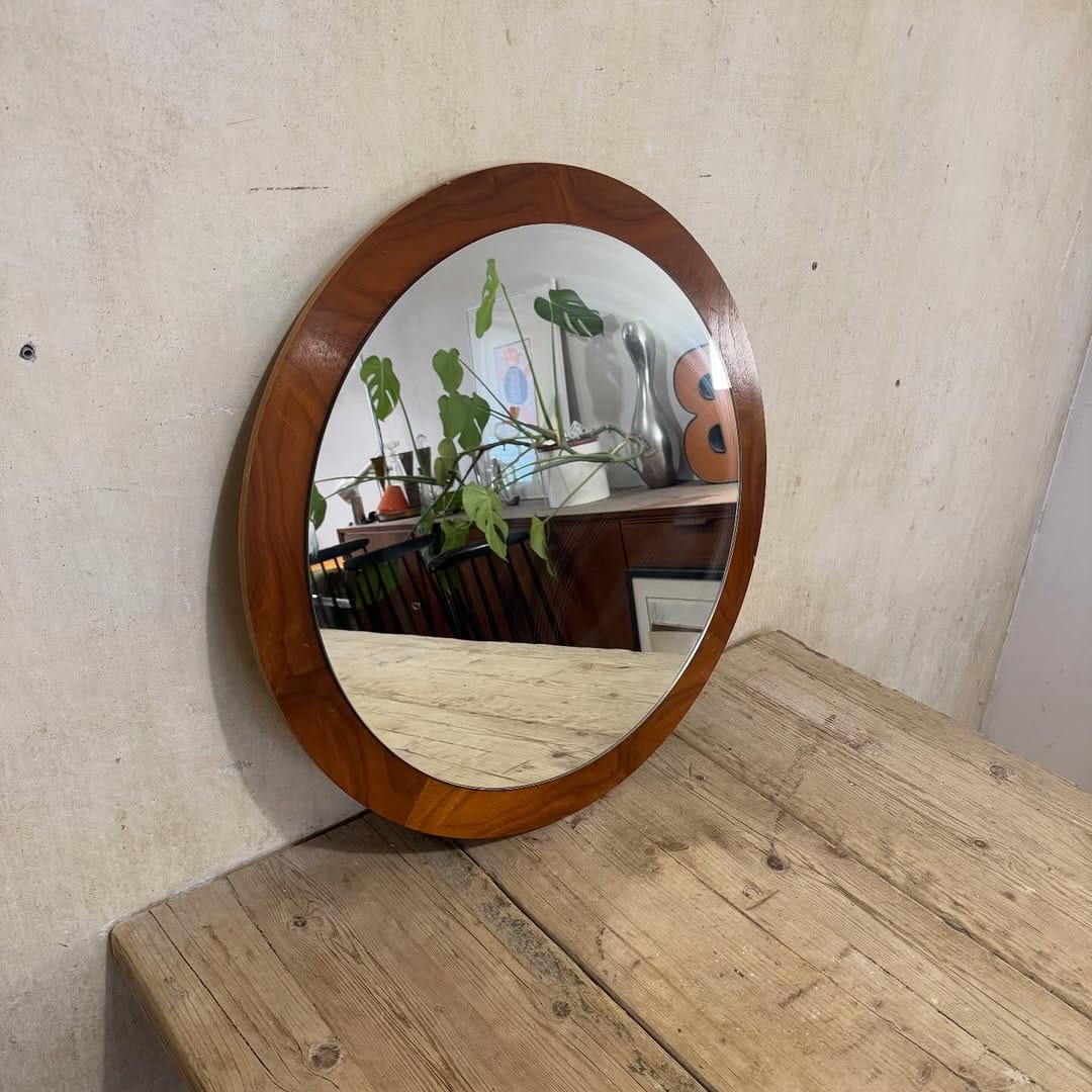 Post 1 by Wooow Stuff on Instagram (carousel)