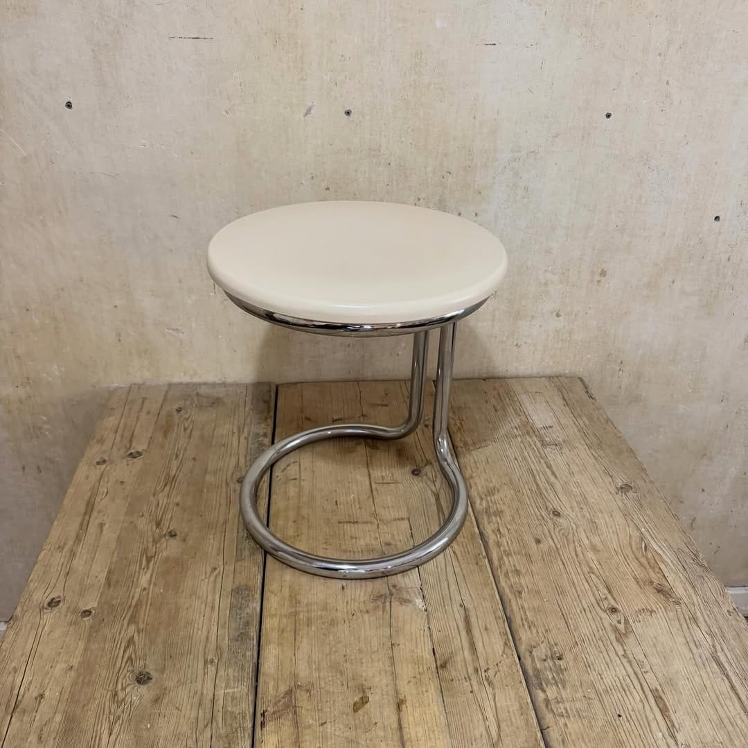 Post 10 by Wooow Stuff on Instagram (carousel)