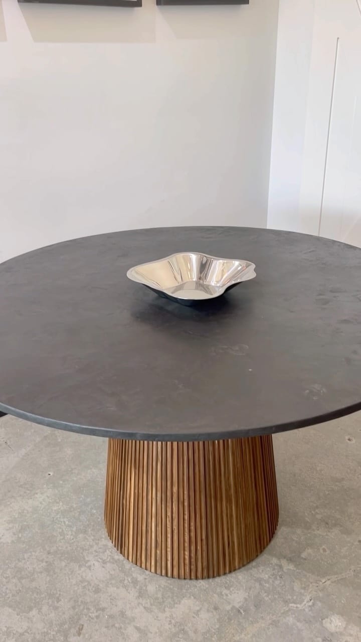 Post 8 by Urban Woodcraft on Instagram (video)