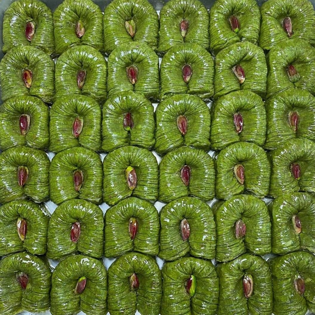 Post 6 by Ümit yaman baklavari on Instagram (image)