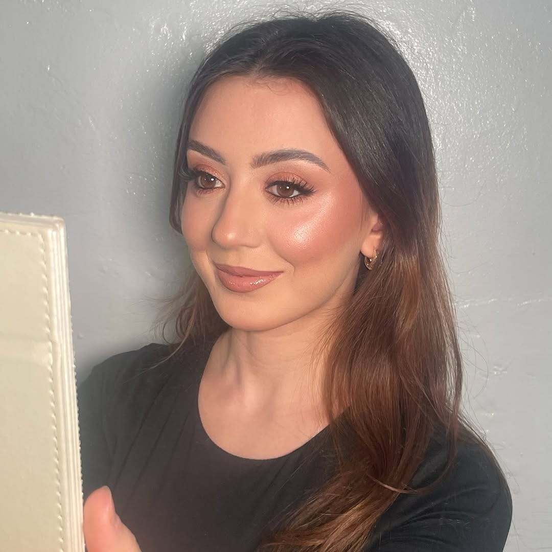 Post 7 by Hananmakeup on Instagram (carousel)