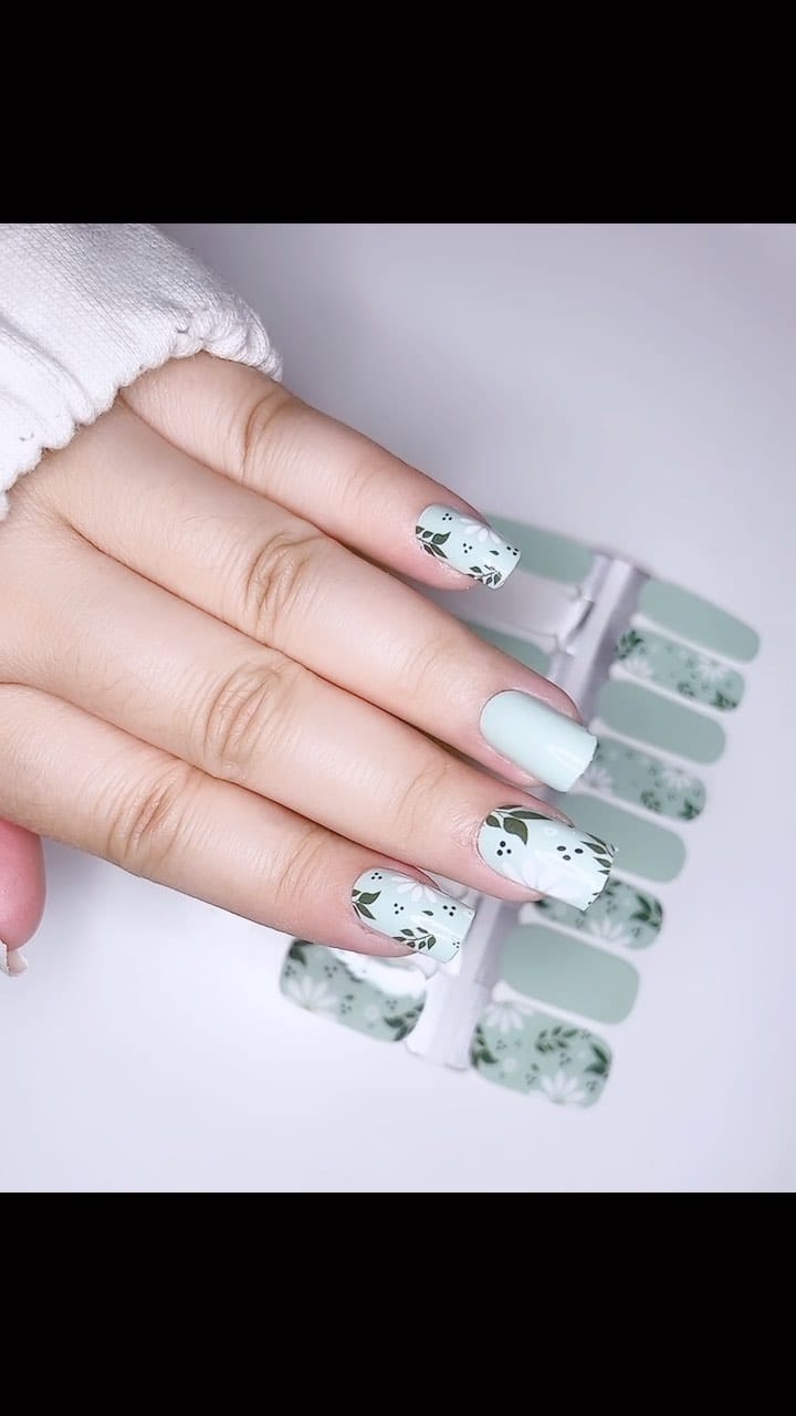 Post 9 by Nail Stash on Instagram (video)