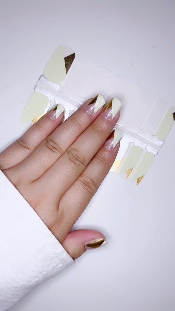 Post 10 by Nail Stash on Instagram (video)