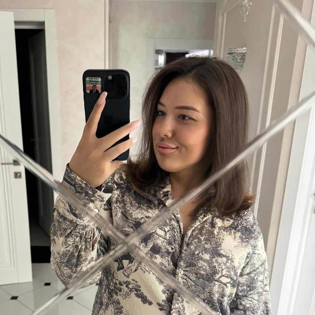 Post 10 by Dina on Instagram (image)