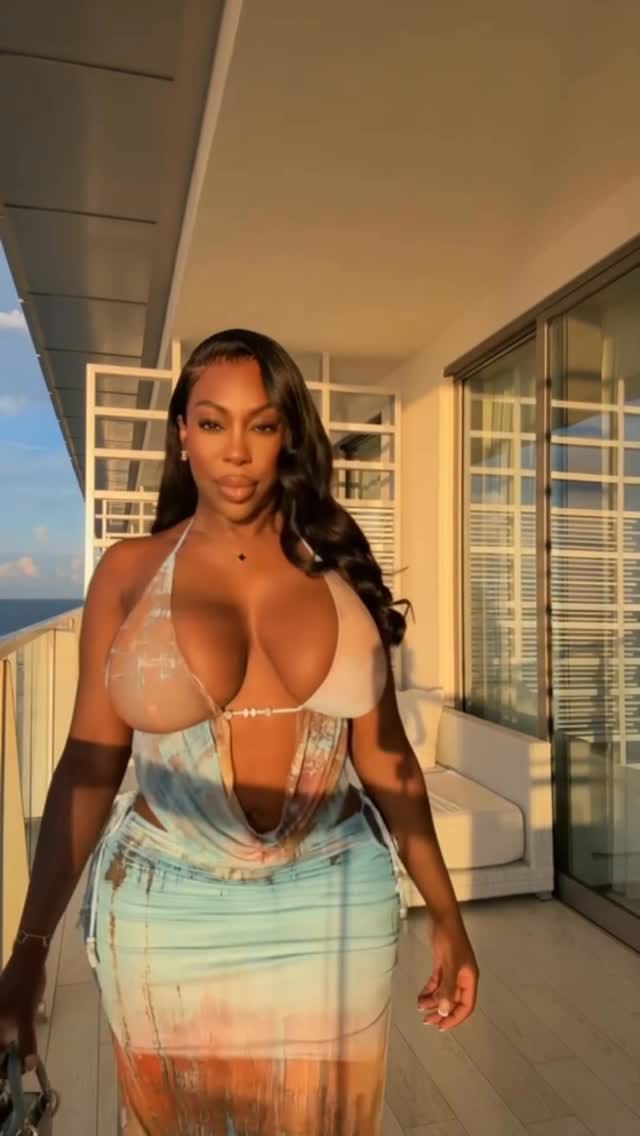 Post 6 by Ny’cole🖤 on Instagram (video)